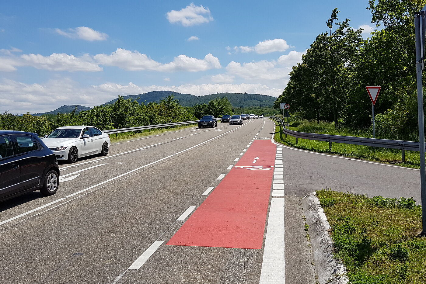 Schutzstreifen Test außerorts