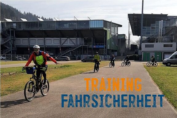 Wir üben unterschiedliche Situationen im Radverkehr