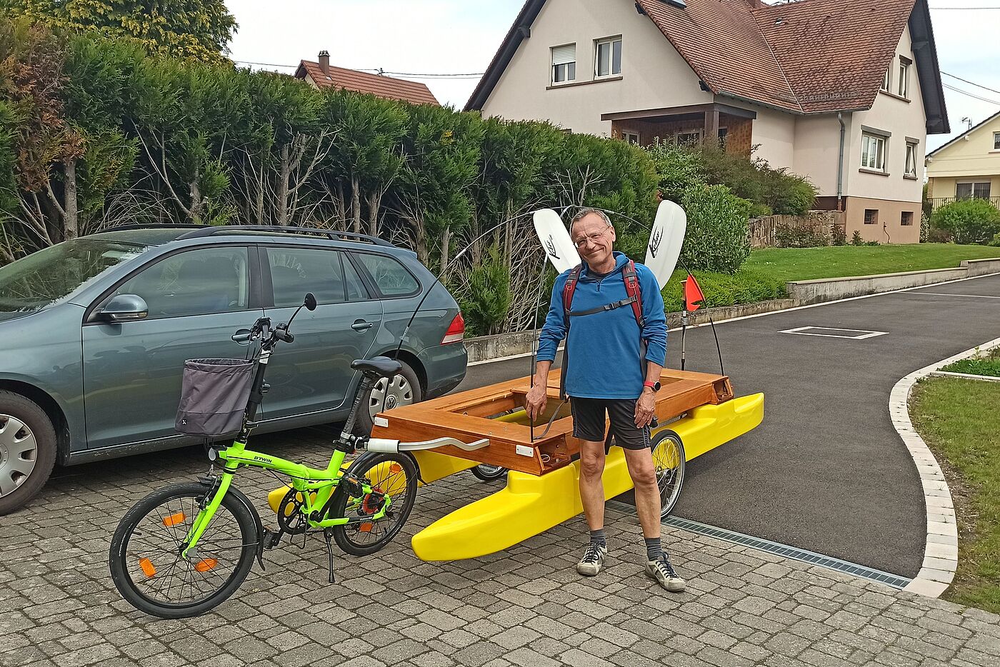 Klar zum Start - Konstrukteur und Gefährt sind bereit