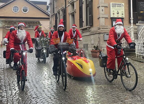 Weihnachtsmann per Fahrrad