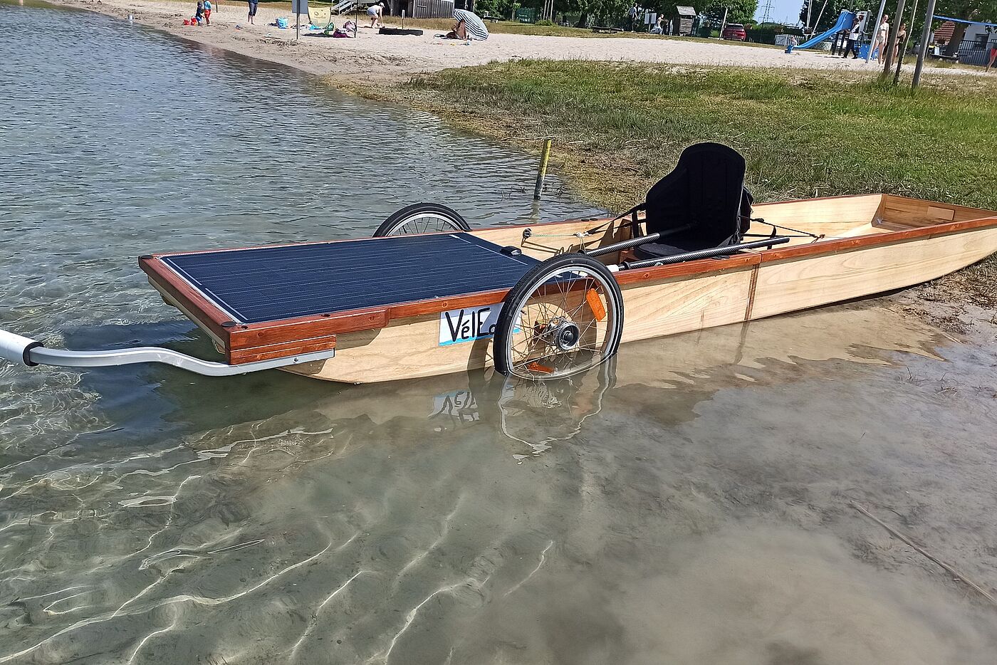 Es schwimmt - die Wasserlinie sitzt wie erwartet