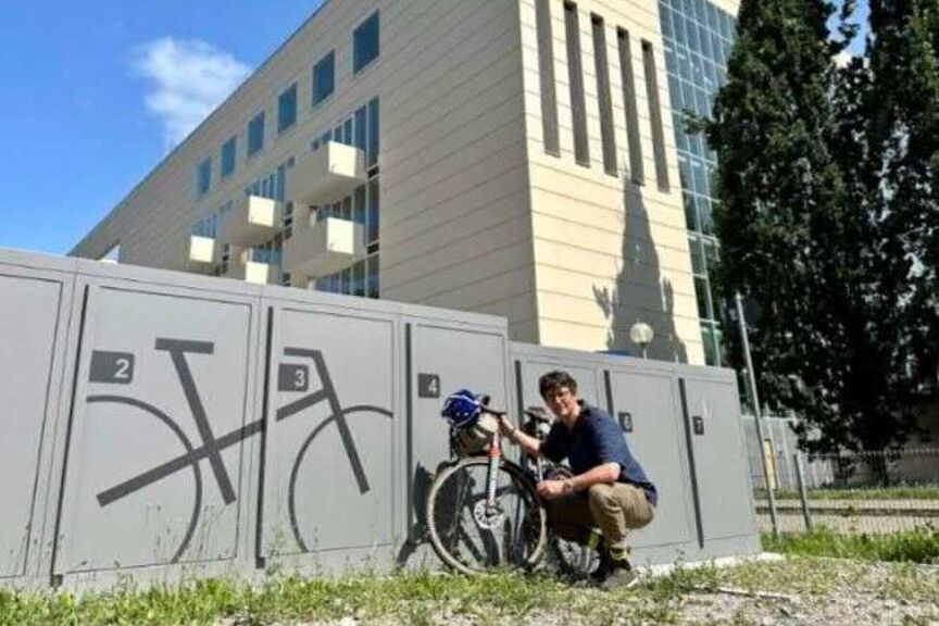 Radbox Radbox - Diese sicheren und praktischen Abstellmöglichkeiten lösen ein Problem, das viele Radfahrende kennen: Wo stelle ich mein Fahrrad ab, ohne mir Sorgen um Diebstahl, Vandalismus oder Witterungseinflüsse machen zu müssen?