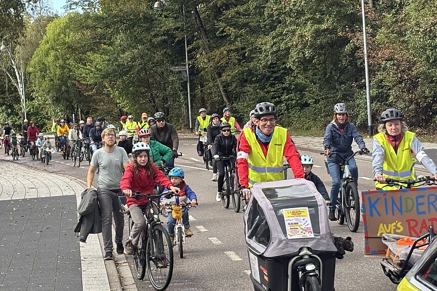 Kidcal26 Radelnde setzten in Baden-Baden gemeinsam ein Zeichen für einen sicheren und fahrradfreundlichen Straßenverkehr