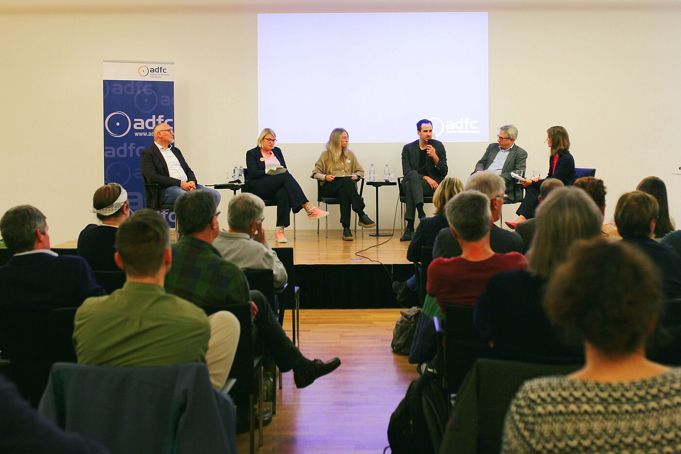 VpA_27 Podiumsdiskussion: Günter Riemer (AGFK BW), Kathleen Lumma (ADFC BW), Sandra Prediger (Jobrad), Alexander Rosenthal (Zukunft Fahrrad), Matthias Zimmermann (ADFC BW) & Juliane Langer (Moderation)