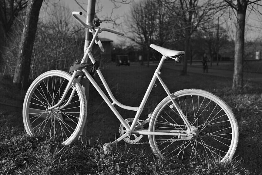 Ghostbike am Herdweg in Karlsruhe Ghostbike am Herdweg in Karlsruhe