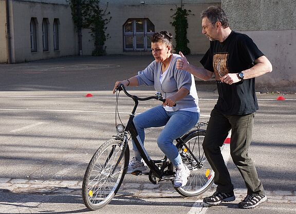 Fahrradfahrschule Radfahren lernen in der Fahrradfahrschule