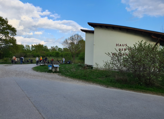 Zum Naturschutzgebiet Höltigbaum Zum Naturschutzgebiet Höltigbaum